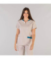 Blusa de mujer con canesú delantero y bolsillos parche, en X.LINEN elástico y suave MIRTA UNIFORMES GARY'S 662300