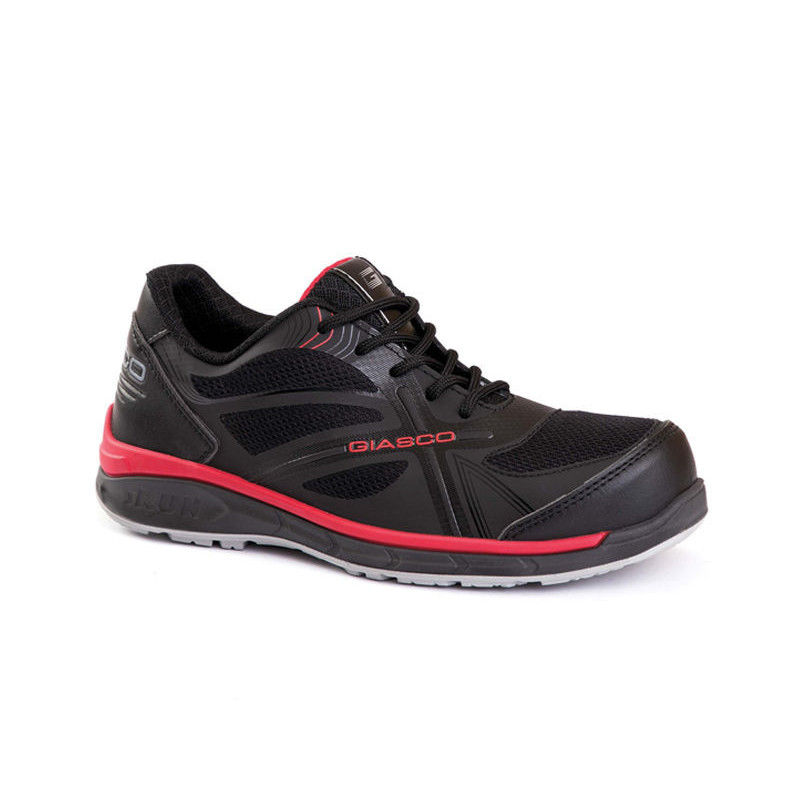 Low shoe, in breathable and abrasion-resistant technical fabric